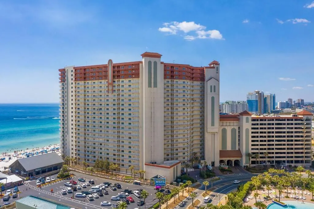 Pineapple Paradise, Beach Front, Newly Renovated, Sleeps 6 Panama City Beach