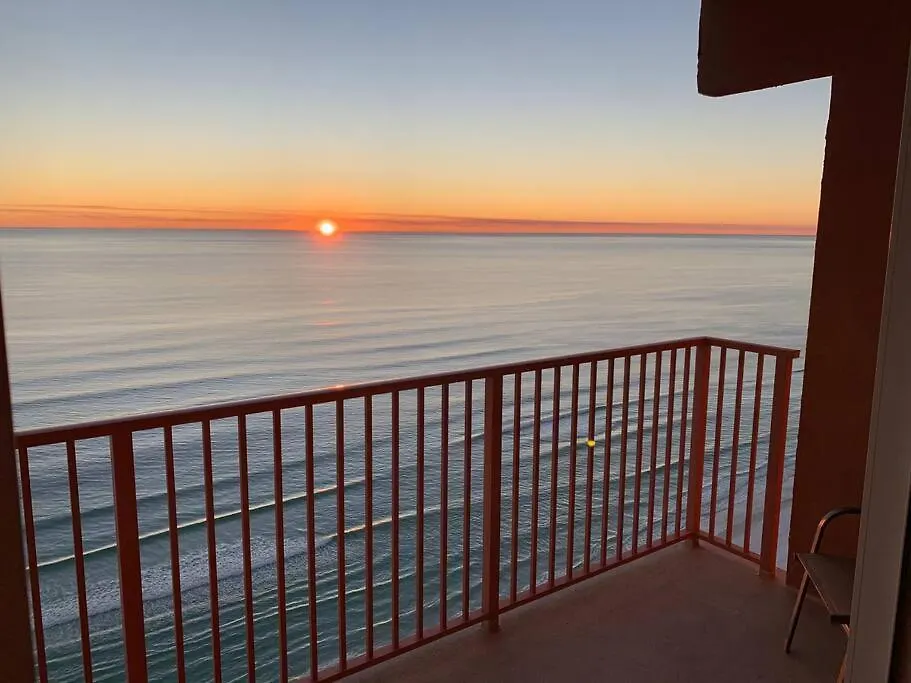 Pineapple Paradise, Beach Front, Newly Renovated, Sleeps 6 Panama City Beach 0*,