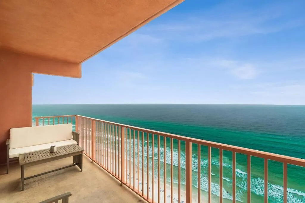 Pineapple Paradise, Beach Front, Newly Renovated, Sleeps 6 Panama City Beach United States
